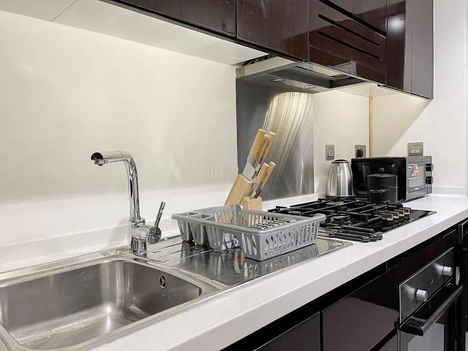 Apartment Studio In Damac Majestine - Ezytrac Vacation Homes Dubai