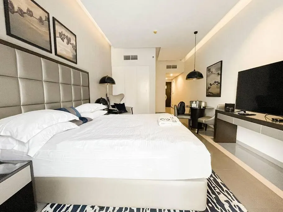 Studio In Damac Majestine - Ezytrac Vacation Homes Dubai Apartment