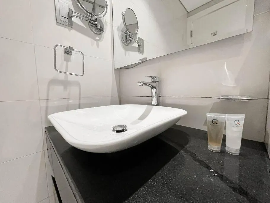 Studio In Damac Majestine - Ezytrac Vacation Homes Dubai United Arab Emirates